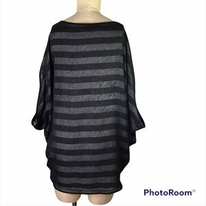 Sharango Black/ White Top, Sz L , EUC